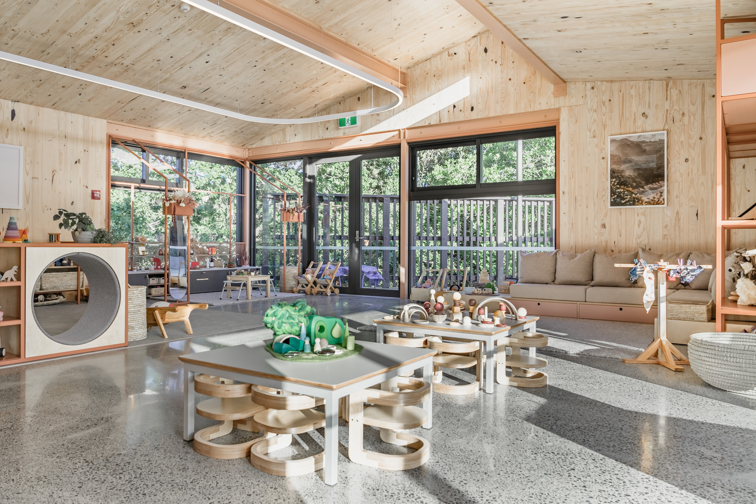 幼兒園如何設(shè)計才能讓孩子在藝術(shù)的環(huán)境中成長? 幼兒園如何設(shè)計才能讓孩子在藝術(shù)的環(huán)境中成長?